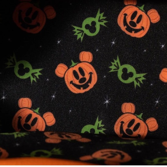 🎃 MICKEY MOUSE Jack O’Lantern Crossbody Loungefly x Disney Purse NEW - Picture 5 of 6